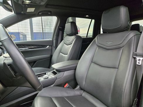 Certified 2025 Cadillac XT6 Premium Luxury image 27