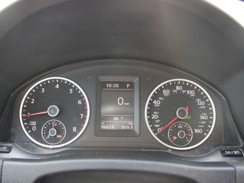 Used 2016 Volkswagen Tiguan S FWD image 19