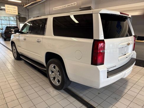 Used 2018 Chevrolet Suburban Premier AWD/4WD image 5