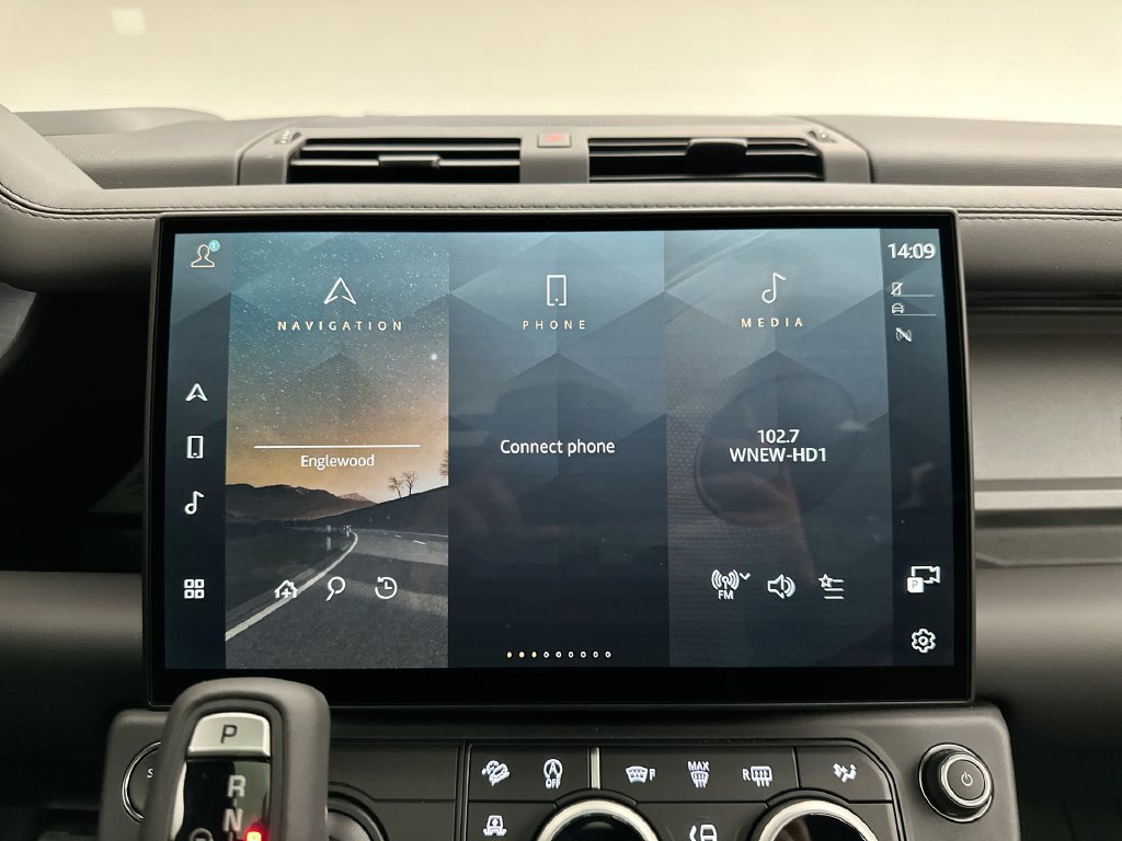 New 2026 Land Rover Defender 90 V8 AWD/4WD image 14