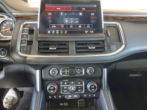 Used 2021 Chevrolet Tahoe Premier w/ Premium Package RWD image 29