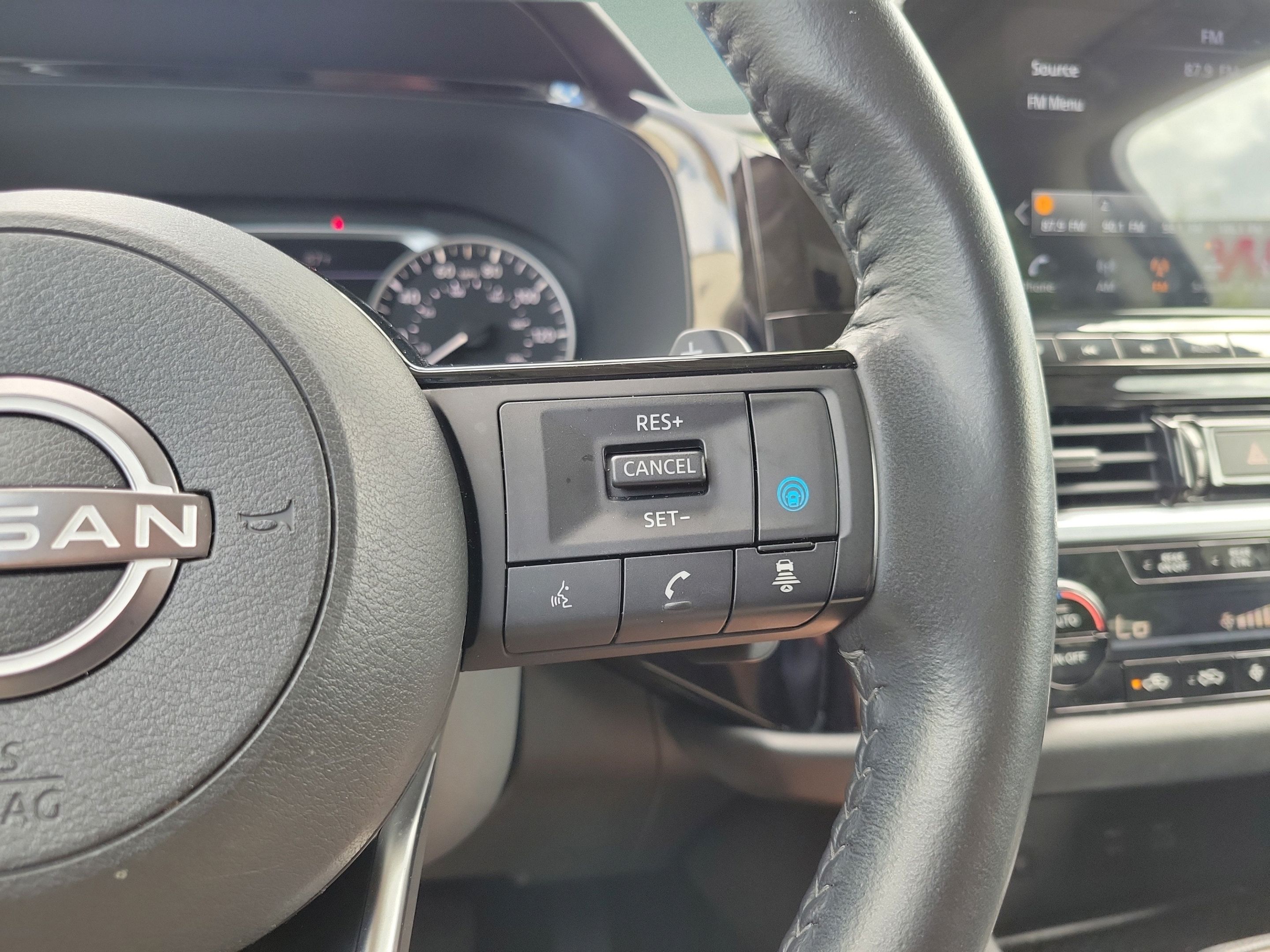 Used 2022 Nissan Pathfinder SL w/ SL Premium Package AWD/4WD image 19