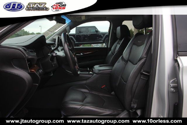Used 2019 Cadillac Escalade ESV Premium Luxury w/ Escalade Sport Edition AWD/4WD image 18