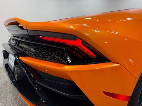 Used 2021 Lamborghini Huracan EVO image 27