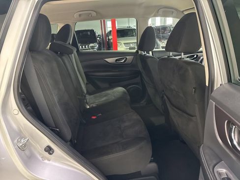 Used 2015 Nissan Rogue SV w/ SV Premium Package FWD image 33