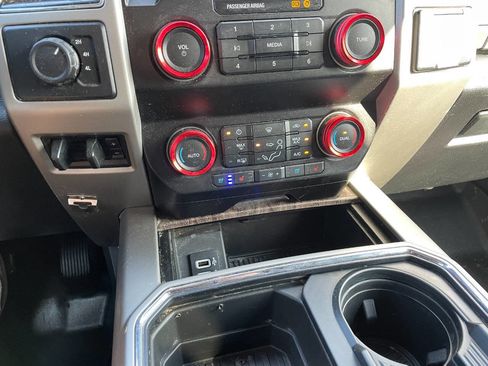 Used 2019 Ford F350 Lariat w/ Chrome Package image 39