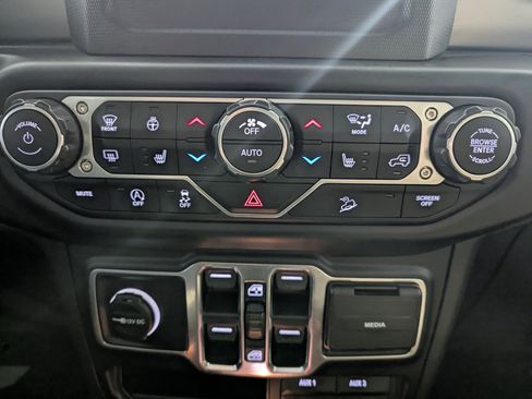 Used 2020 Jeep Wrangler Unlimited Sport S AWD/4WD image 19