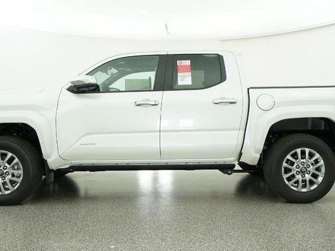 New 2026 Toyota Tacoma Limited AWD/4WD image 32