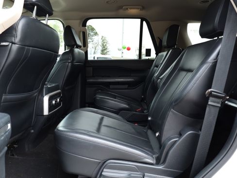 Used 2022 Ford Expedition XLT image 13