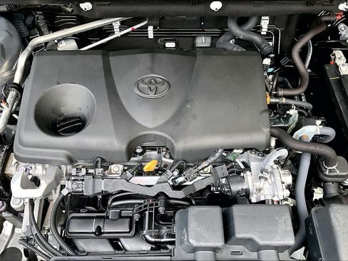 Certified 2023 Toyota RAV4 LE FWD image 33