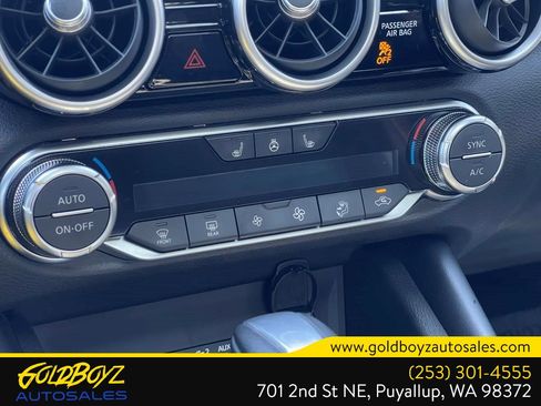 Used 2024 Nissan Sentra SR w/ SR Premium Package FWD image 25