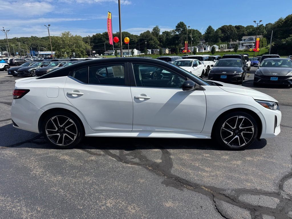 Used 2024 Nissan Sentra SR FWD image 4