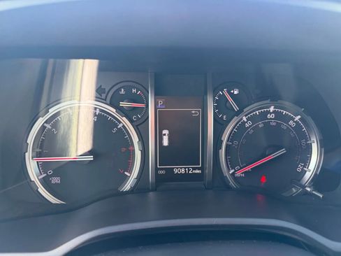 Used 2020 Toyota 4Runner TRD Off-Road Premium w/ Moonroof Package AWD/4WD image 17