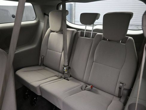 Used 2020 Kia Sedona LX FWD image 28