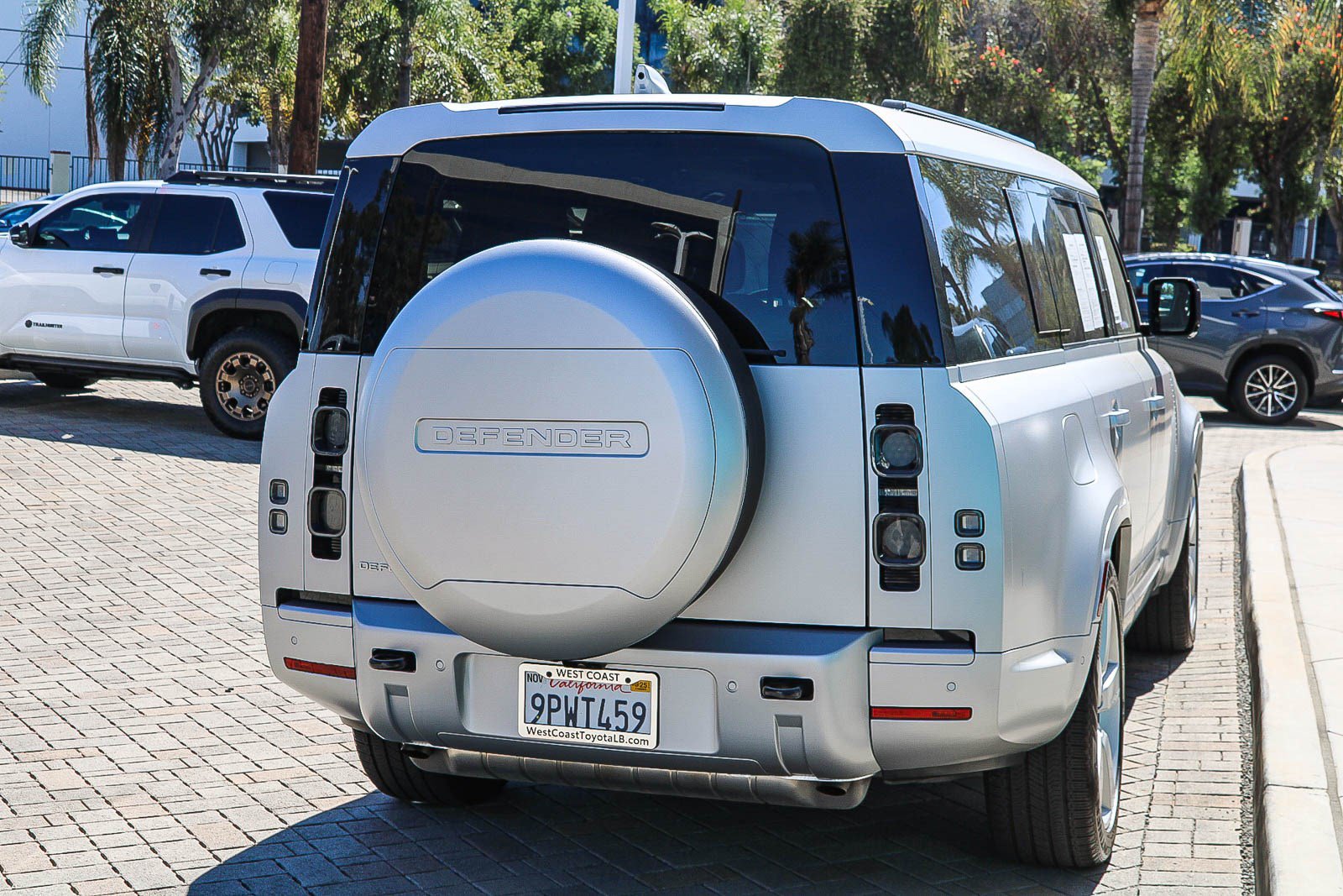 Used 2025 Land Rover Defender 130 X AWD/4WD image 7