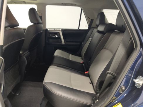 Used 2018 Toyota 4Runner SR5 Premium image 18