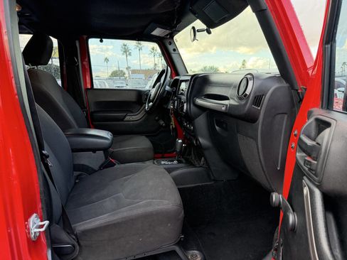 Used 2017 Jeep Wrangler Unlimited Sport w/ Connectivity Group image 26