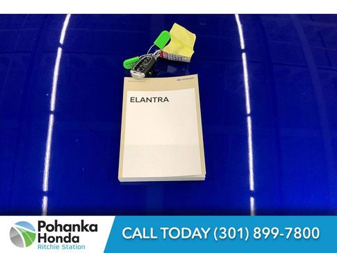 Used 2023 Hyundai Elantra SEL w/ Convenience Package image 11