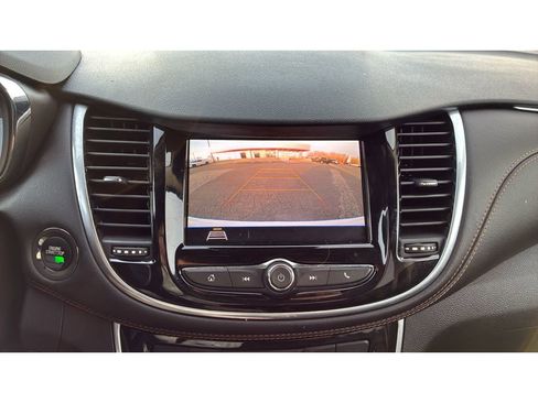 Used 2018 Chevrolet Trax Premier image 16