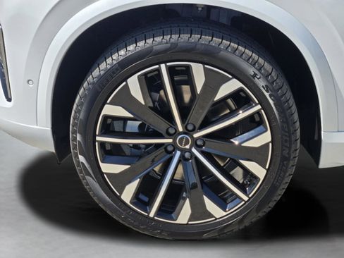 New 2026 Volvo XC90 B6 Plus w/ Protection Package Premier AWD/4WD image 33