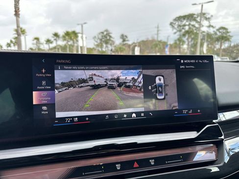 Used 2025 BMW i5 eDrive40i w/ Premium Package image 27