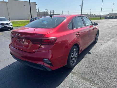 Used 2024 Kia Forte LXS FWD image 3
