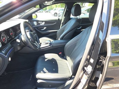 Certified 2019 Mercedes-Benz E 300 4MATIC image 6
