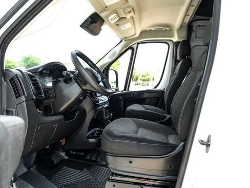 Used 2023 RAM ProMaster 2500 FWD image 3