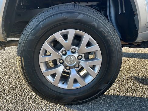 Used 2018 Toyota Tacoma 4x4 Double Cab image 9