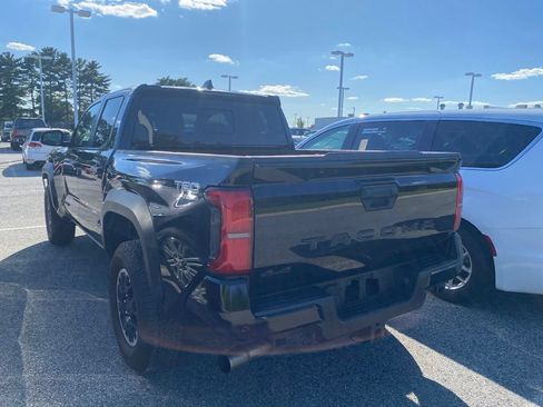 Used 2024 Toyota Tacoma TRD Off-Road w/ TRD Off Road Upgrade Package AWD/4WD image 5