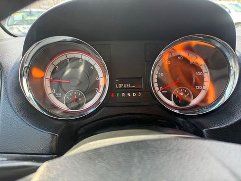 Used 2014 RAM C/V Tradesman image 18