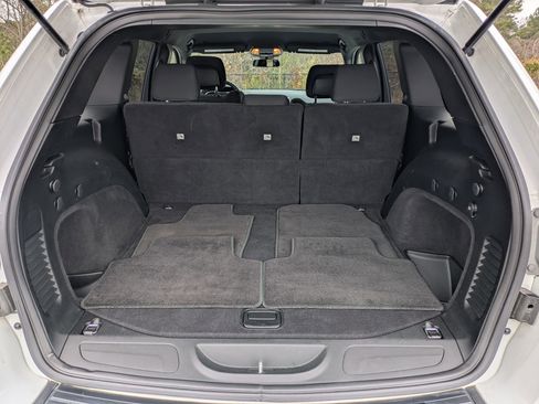 Used 2018 Jeep Grand Cherokee Laredo image 25