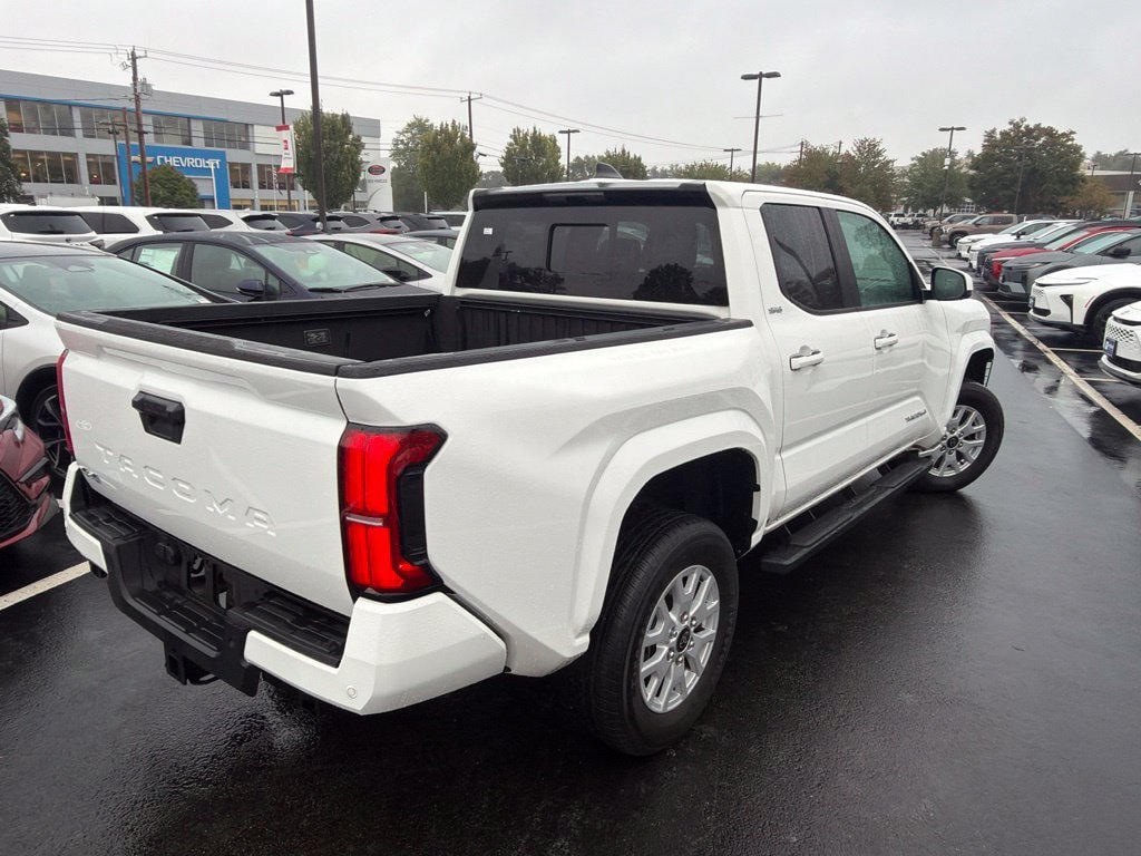 Certified 2025 Toyota Tacoma SR5 AWD/4WD image 6