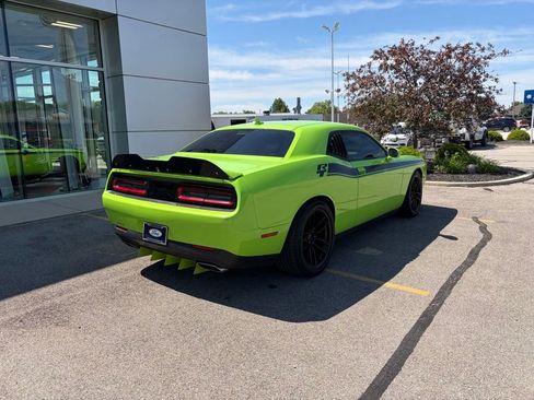 Used 2015 Dodge Challenger R/T Plus RWD image 22