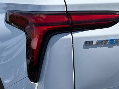 Used 2024 Chevrolet Blazer EV LT AWD/4WD image 43