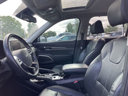 Used 2022 Kia Telluride EX w/ EX Premium Package image 5