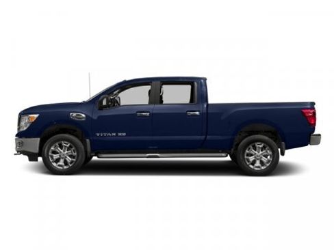 Used 2017 Nissan Titan SV image 6