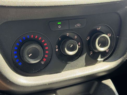 Used 2021 RAM ProMaster City Tradesman SLT FWD image 20