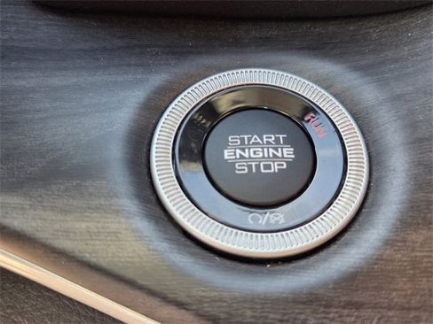 Used 2021 Jeep Grand Cherokee L Limited image 28