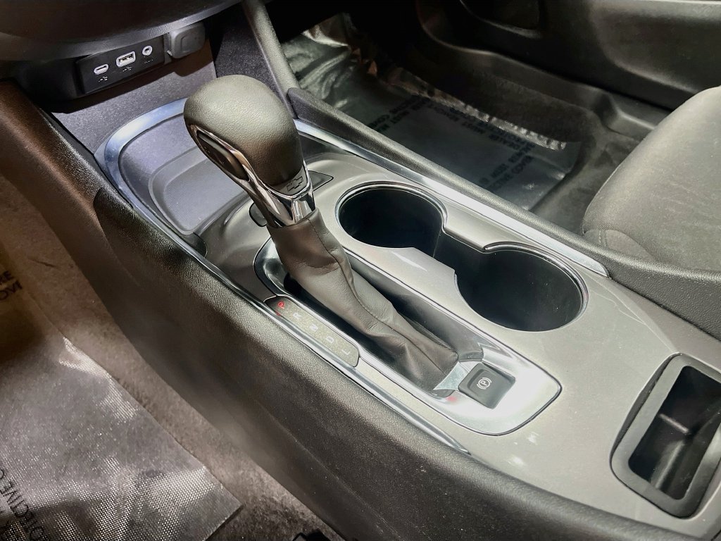Used 2024 Chevrolet Malibu LT w/ LPO, Floor Liner Package FWD image 16