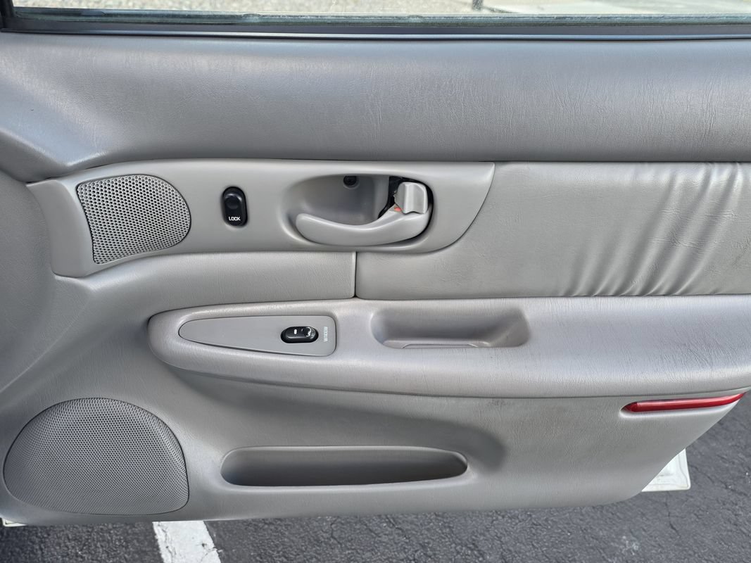 Used 2000 Buick Century Custom w/ Popular Pkg FWD image 19