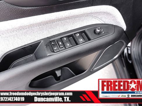 New 2026 Jeep Compass Latitude image 40