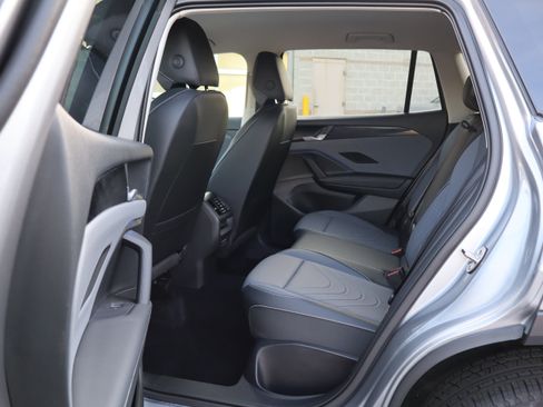 Certified 2025 Volkswagen Tiguan SE image 23