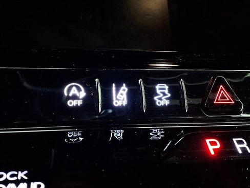 Used 2022 Jeep Wagoneer Series III w/ Premium Group I image 22