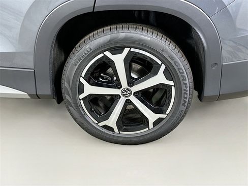 New 2026 Volkswagen Tiguan SE image 24