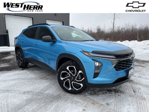 Used 2025 Chevrolet Trax RS w/ Driver Confidence Package image 1