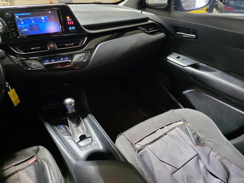 Used 2018 Toyota C-HR XLE FWD image 13