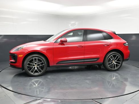 New 2026 Porsche Macan image 2
