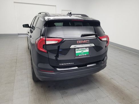 Used 2024 GMC Terrain SLE w/ Driver Convenience Package FWD image 6