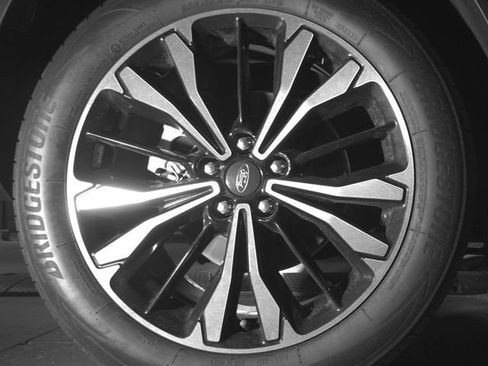 Used 2022 Ford Escape SE w/ SE Sport Appearance Package FWD image 23